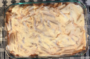 white_sauce_on_top_of_ziti